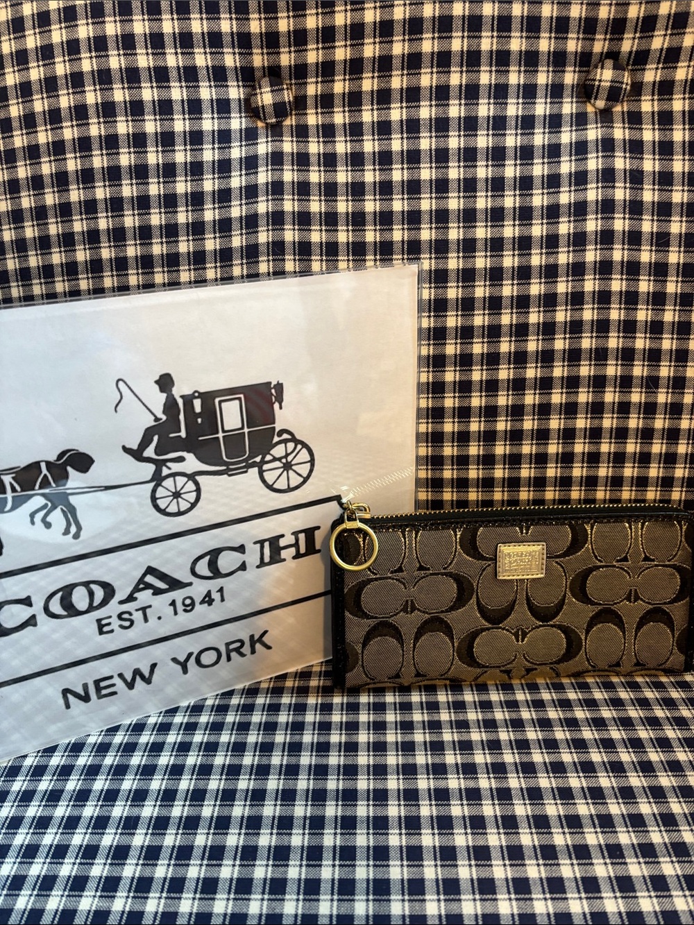 Coach poppy  Signature Zip Wallet  with Gold Hardware